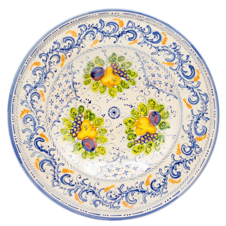 An elegant Sbigoli handmade ceramic plate