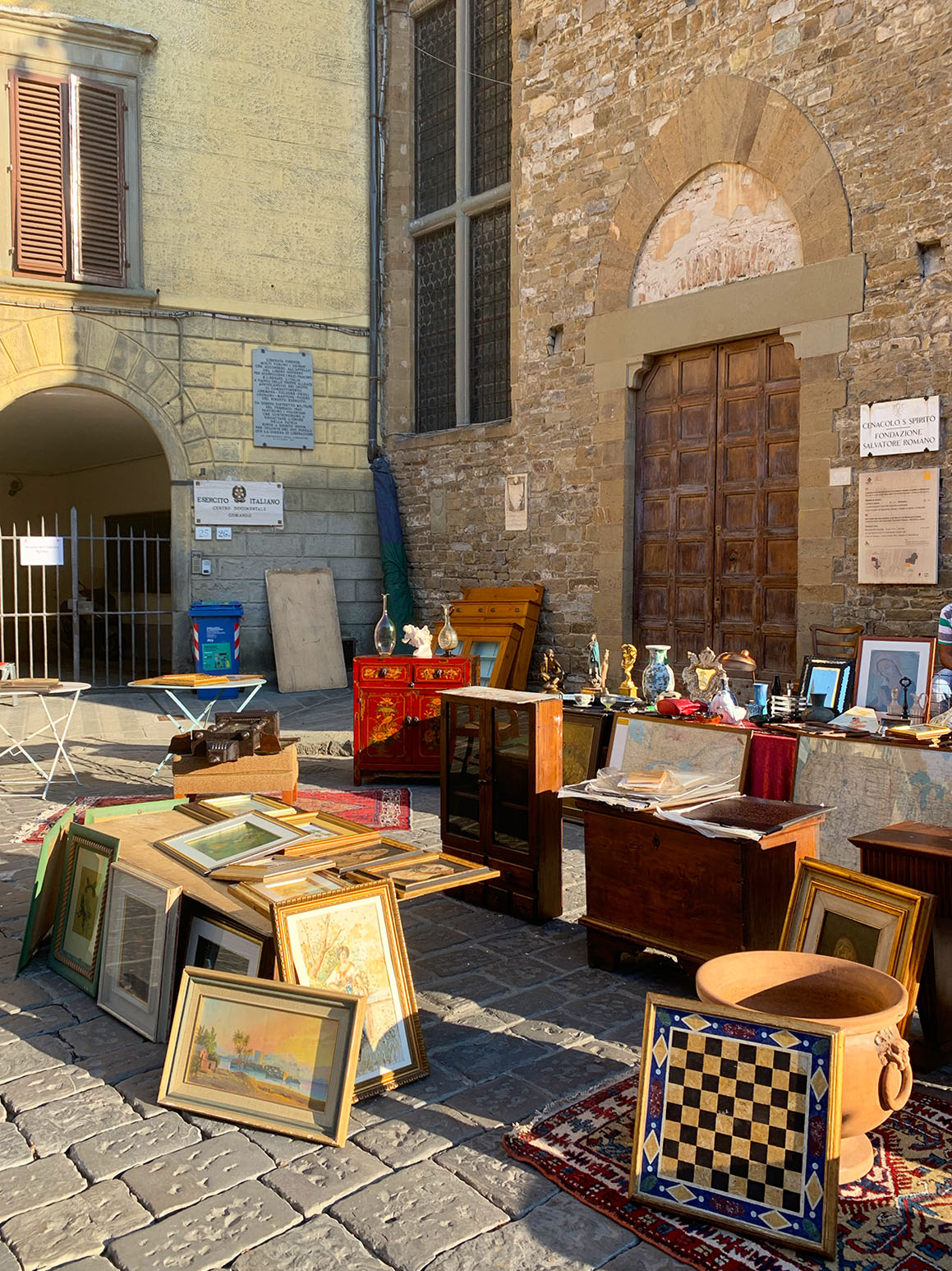 florence-italy-vintage-market Best thrift markets in Florence, Italy for clothing